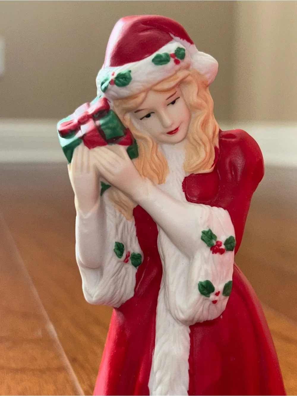 Vintage House Of Lloyd Christmas Around The World Christmas Caroler Bell 1989